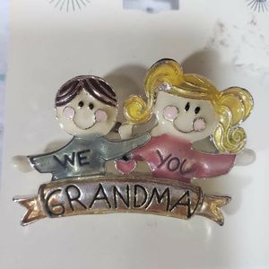 'We Love You Grandma' Vintage Pin
